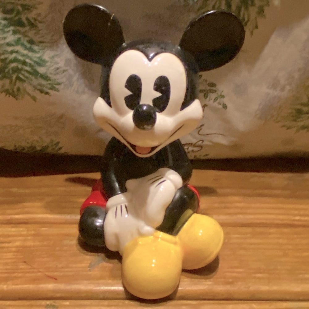 Mickey Mouse bank vintage has issues